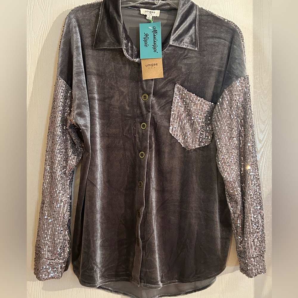 Umgee- NEW small button up sequin blouse